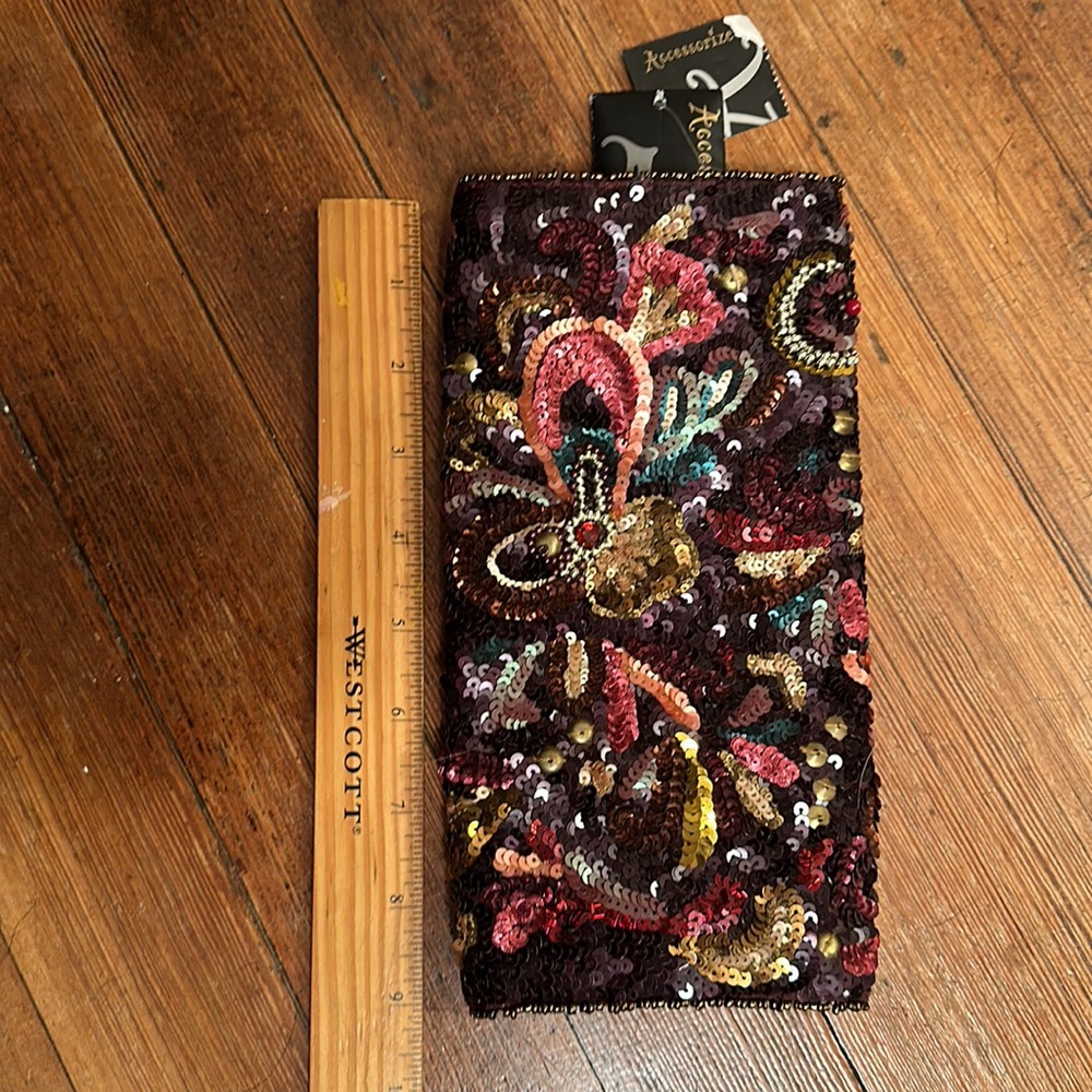 NWT Fabulous Accessorize Sequin Clutch